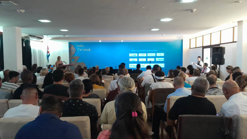 Efectúan en Holguín Foro por la modernización y la soberanía comercial Ahora