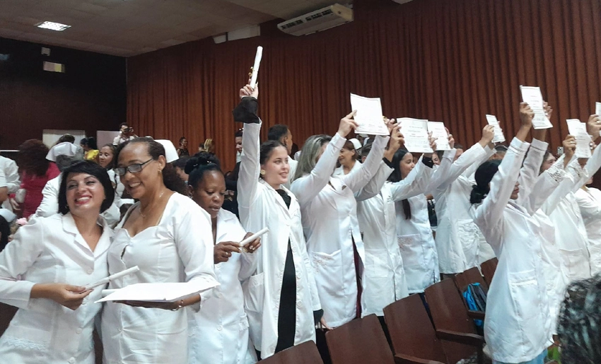Cuenta Holguín con los primeros técnicos medio en Anestesia