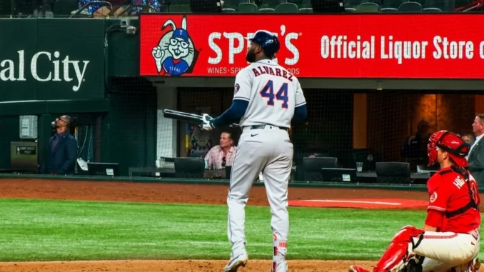 Yordan Álvarez llega a 200 jonrones en Grandes Ligas