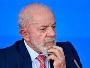 Nueva encuesta da la delantera a Lula en todos los escenarios