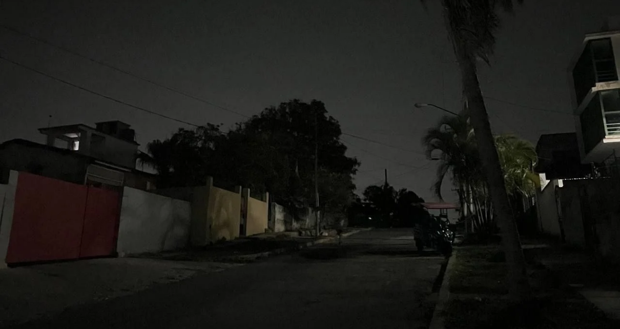 ‘¿A qué vienen, a dar golpes?’: vecinos de Centro Habana increpan a la Policía en una protesta – DIARIO DE CUBA