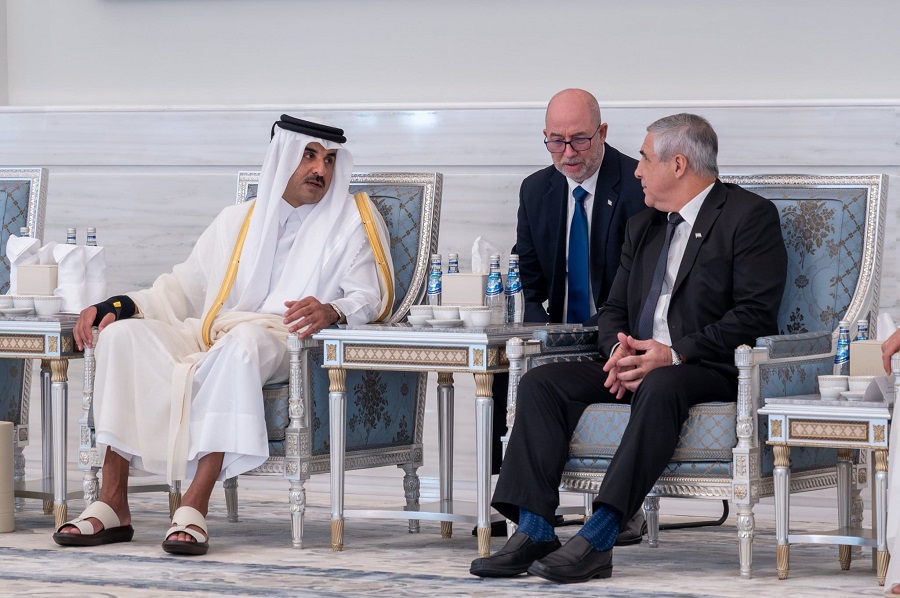 El Emir de Qatar recibe al enviado especial de Cuba en ocasión del fallecimiento del Emir Padre
