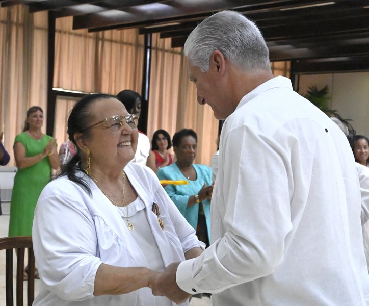 Homenaje a la mujer cubana en el 66 aniversario de la FMC