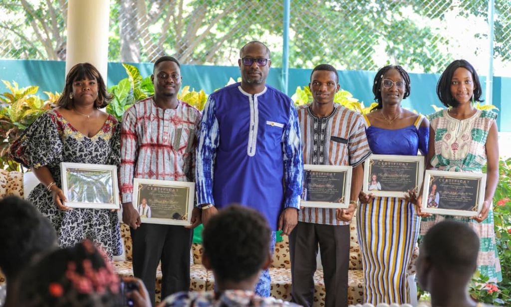 Éxitos desean a jóvenes burkineses graduados en Cuba