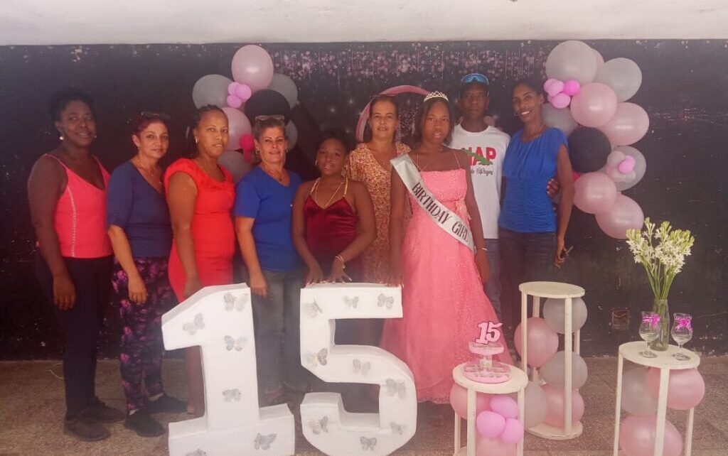 Quince años de sueños cumplidos en Unión de Reyes Giron