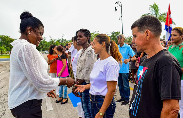 Rinden homenaje a Fidel en Santa Ifigenia en el centenario de su natalicio Radiorebelde
