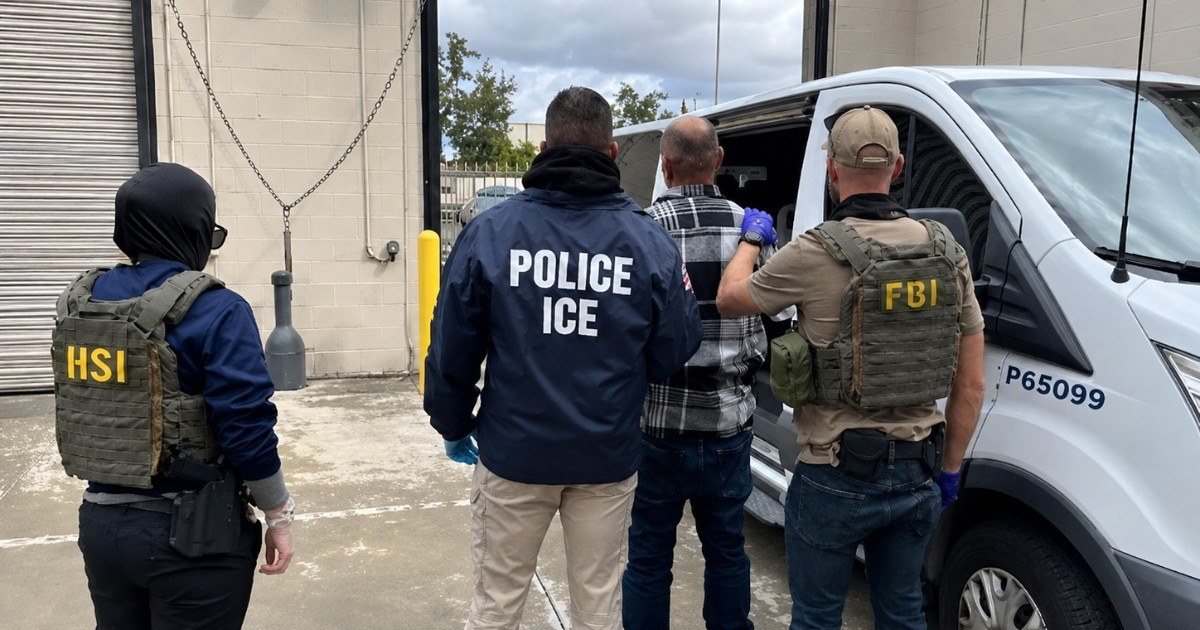 Militares hispanos se sienten traicionados: ICE arresta a más de 50 familiares de soldados activos