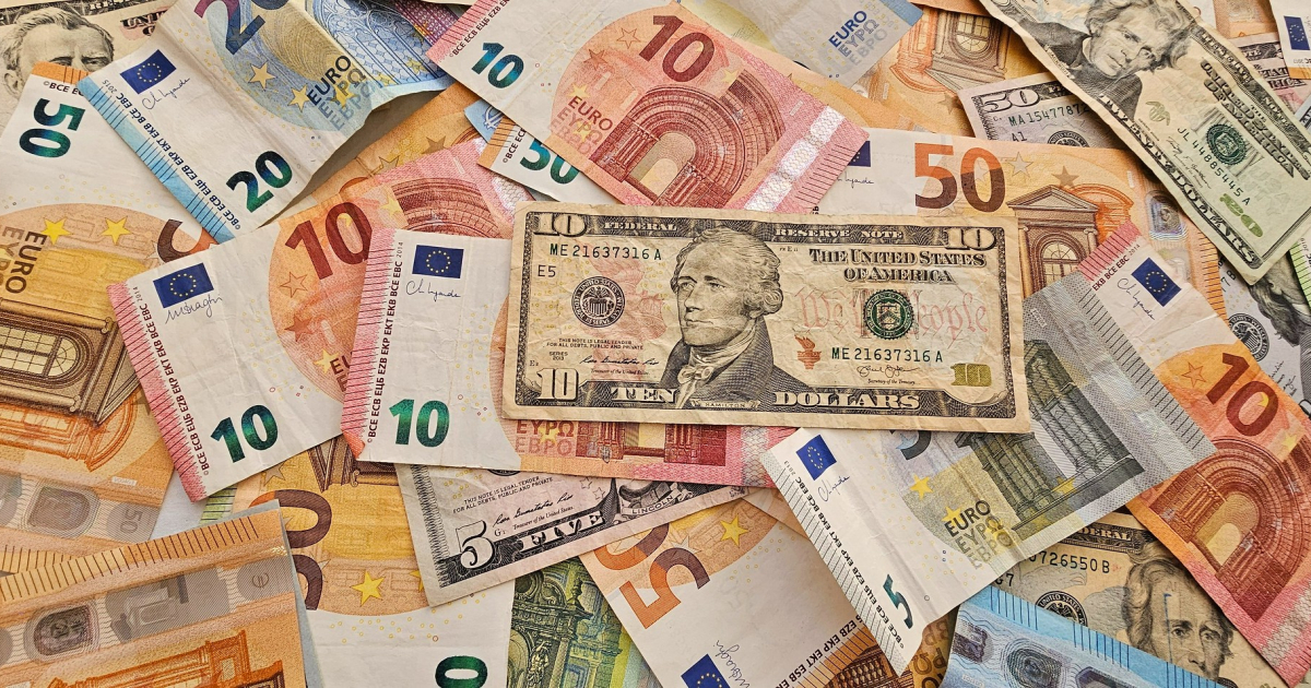 Así cierra el mercado informal en Cuba: El dólar se congela y el euro retrocede