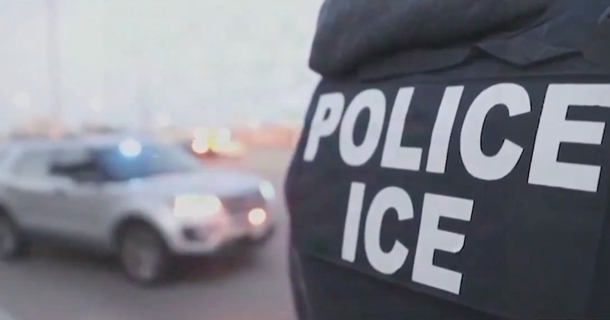 ICE planea equipar a sus agentes con los polémicos guantes de descargas eléctricas
