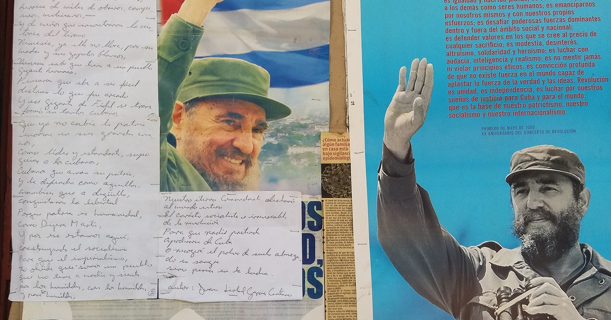 Manchan con pintura roja valla oficial con rostro de Fidel Castro en Cayo Mambí, Holguín