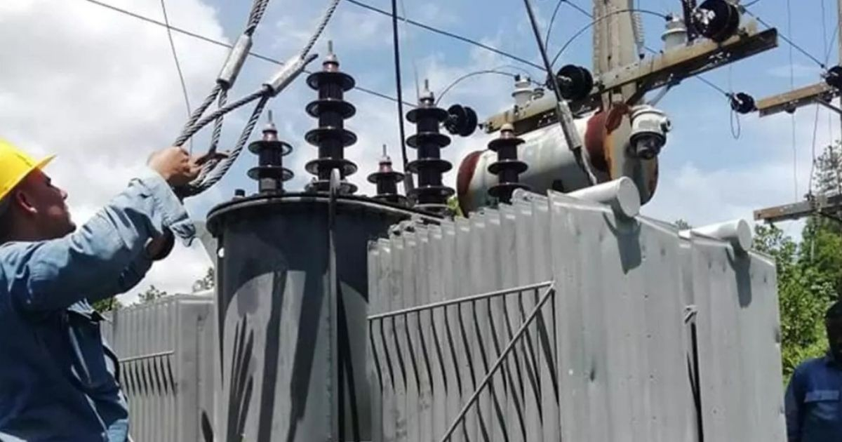 Dos detenidos por robar aceite dieléctrico de un transformador en Los Arabos, Matanzas