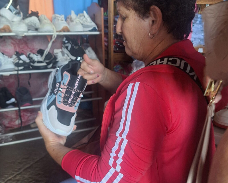 Supervisan precios y legalidad en unidades comerciales de Camagüey Adelante