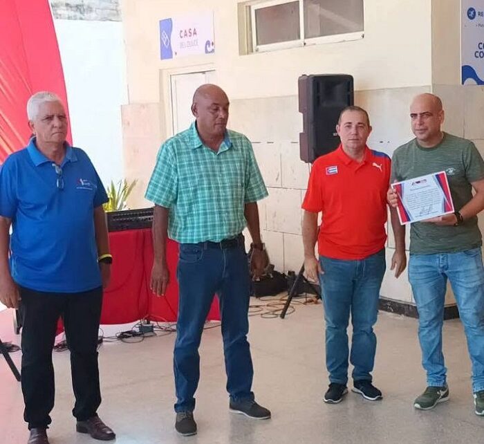 Círculo social obrero Armando Mestre enarbola la bandera de Proeza Laboral