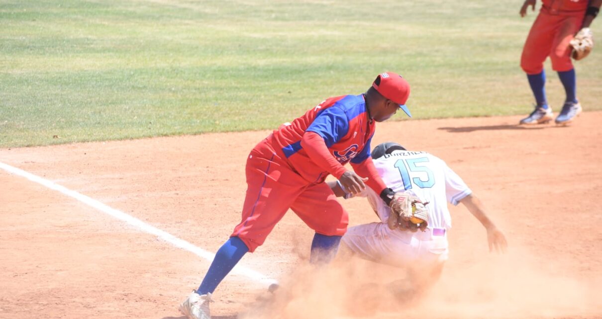 Guatemala se impuso a Cuba softbol masculino SD-2026 – Momento Deportivo RD
