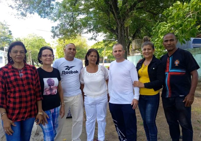 Educadores granmenses rumbo a la enseñanza en Guinea Ecuatorial La Demajagua