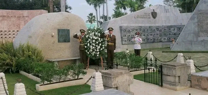 Homenaje a Fidel en Santiago de Cuba Trabajadores