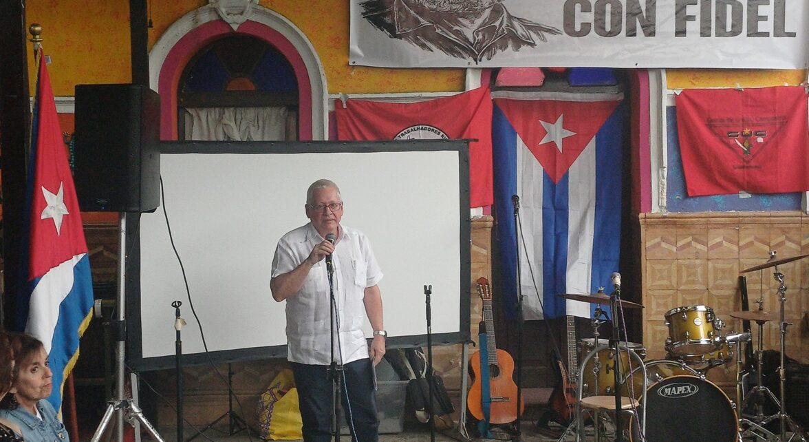 Sentido homenaje a Fidel Castro de amigos solidarios en Guatemala