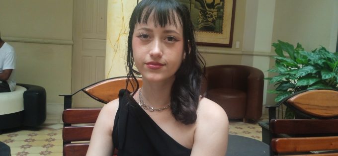De las agujas familiares a las pasarelas: La historia de Massiel Viguera Pérez