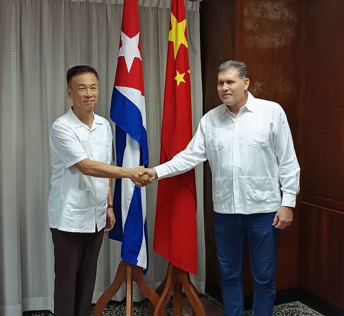 China realiza nuevo donativo de sistemas fotovoltaicos para garantizar respaldo energético en zonas rurales