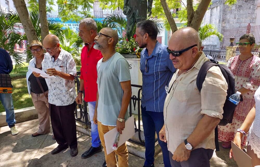 Concurso Debate Milanés y la poesía como pulpa y bronce
