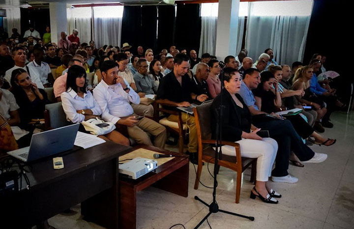 3.H Hub Honor Holguinero: plataforma para el comercio en el oriente cubano Radio Taino
