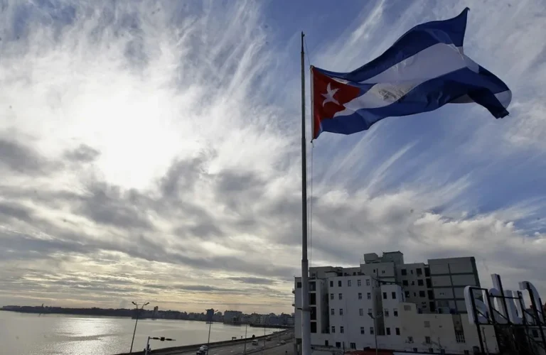 Sometimiento del Gobierno de Abinader a EE.UU.: Cuba responde a expulsión de diplomáticos – teleSUR
