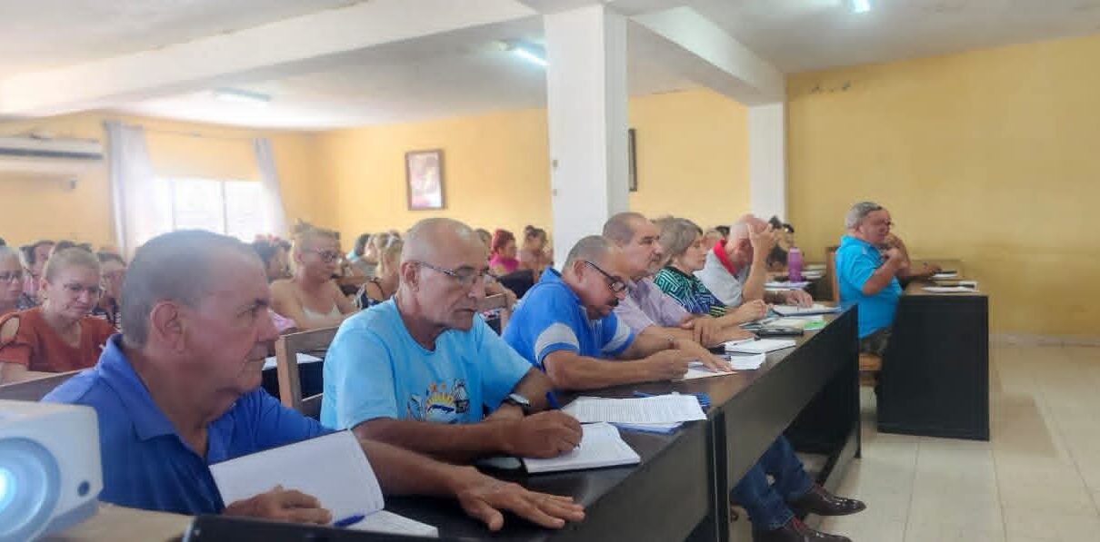 Holguín’s Educational Sector Prepares Conditions for the New School Year Trabajadores