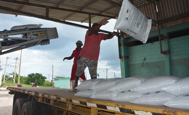 Retomarán en Matanzas producción de ácido sulfúrico