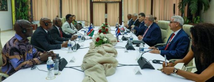 Bahamas envía a Cuba donación de medicamentos para niños con cáncer