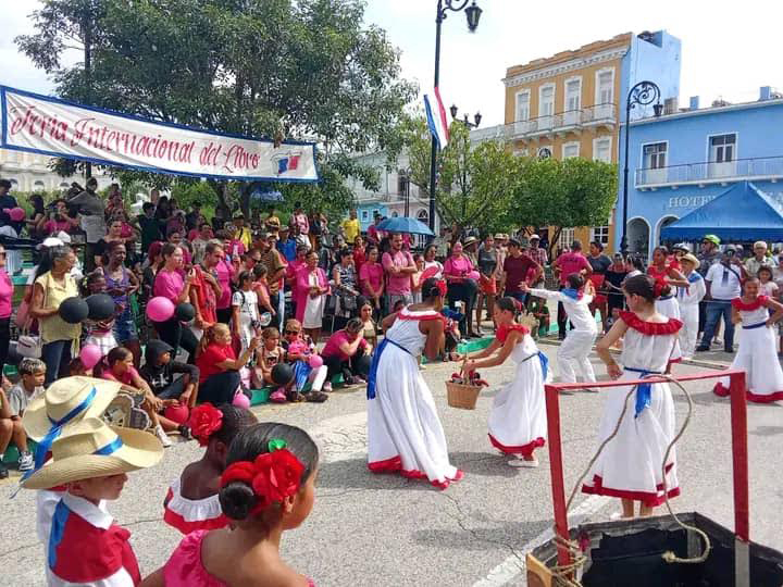 Feria de Libro avivó el panorama cultural espirituano