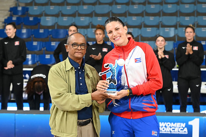 Gretell Moreno, mejor pasadora en el Norceca 2026