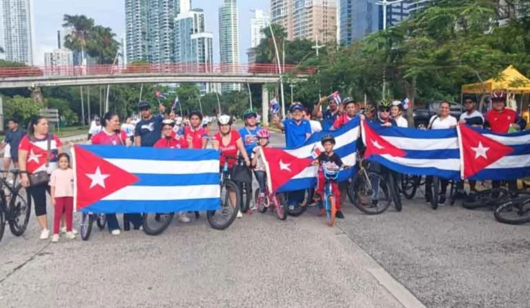 Solidaridad en Panamá organiza bicicletada en respaldo a Cuba y contra el bloqueo estadounidense – teleSUR