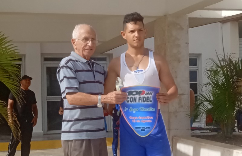 Protagonizan integrantes del Minint homenaje a Fidel Ahora