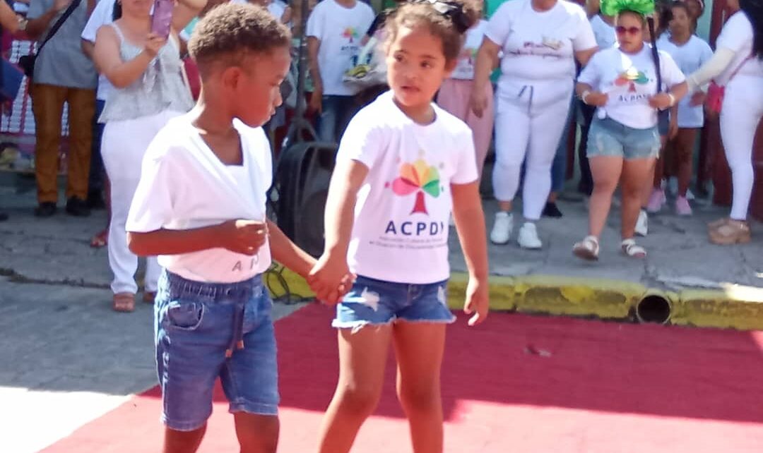Abrazos que derriban muros en Santa Clara