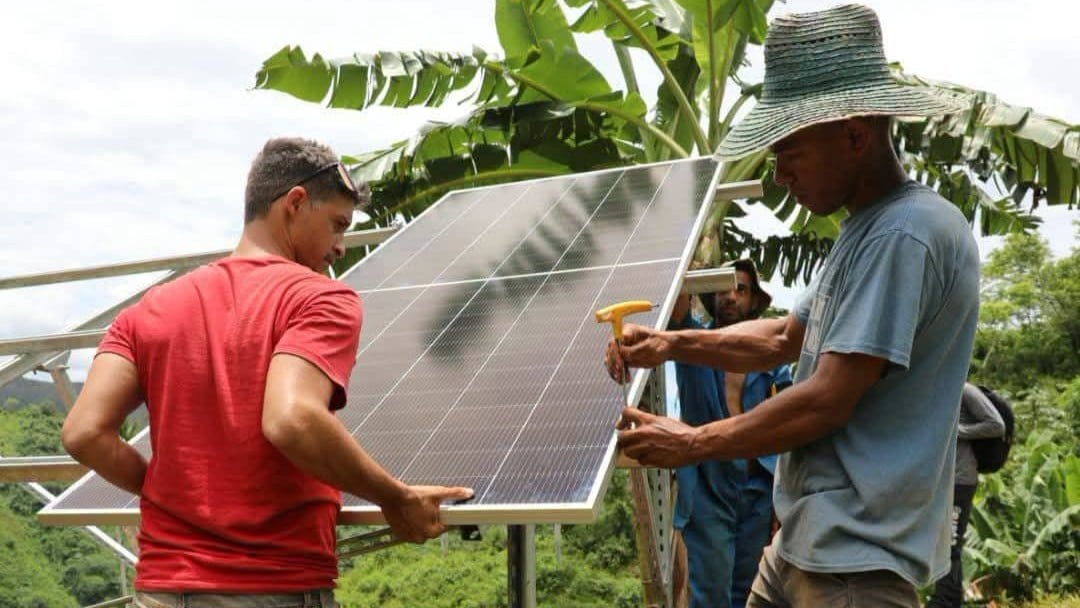 Incapaz de generar electricidad, el régimen impulsa que cada cubano produzca la suya – DIARIO DE CUBA