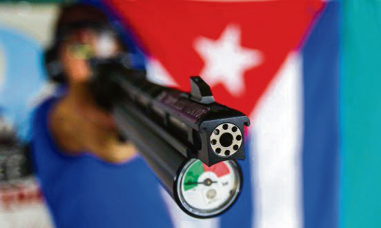Bronce por equipos en pistola de aire a 10 metros