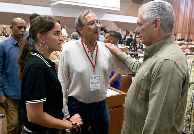 Honores al invencible Comandante en Jefe Trabajadores
