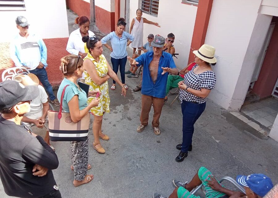 Autoridades de Villa Clara recorren centros sociales en el municipio de Santo Domingo Radio HC