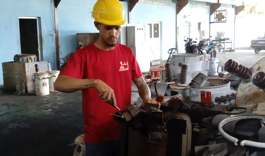 Esfuerzo de alto voltaje (+fotos) Escambray