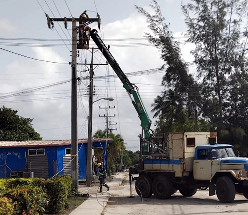 Holguín frente al desafío electroenergético: la urgencia del servicio y el impulso solar Radio Angulo