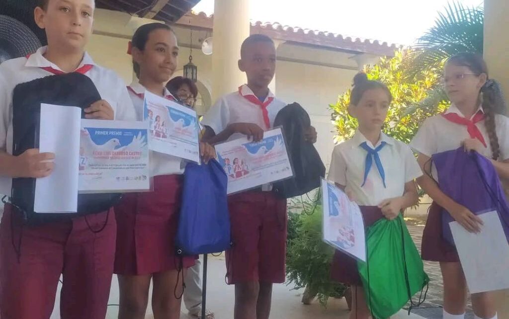 Niños pinareños pintan la paz Radio HC