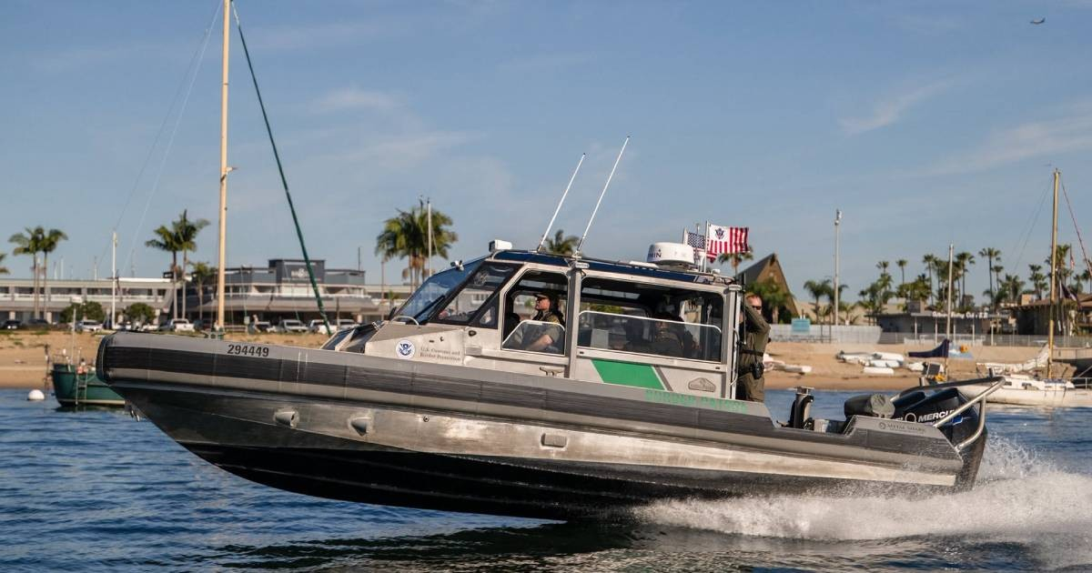Patrulla Fronteriza confirma que once cubanos llegados a los Cayos de Florida serán procesados para deportación