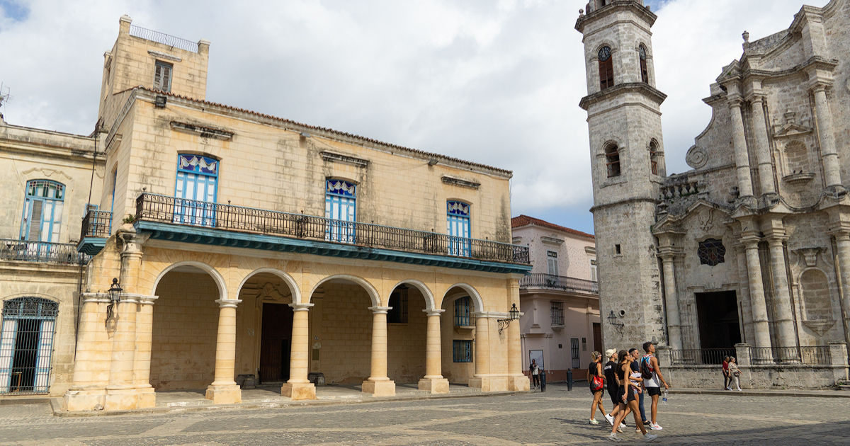 El turismo en Cuba se hunde: solo 420,000 visitantes extranjeros en siete meses, un 63% menos que en 2025