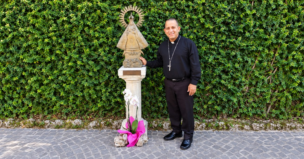 Obispo cubano envía emotivo mensaje al pueblo de Cuba desde el Vaticano
