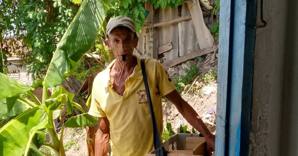 Con silbato y loma arriba: vendedor de pan en Santiago de Cuba