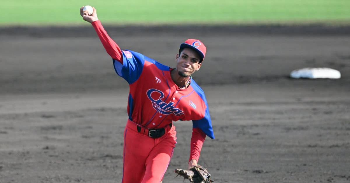 Lanzador cubano Leandro Forteza llega a República Dominicana en busca de una firma con MLB