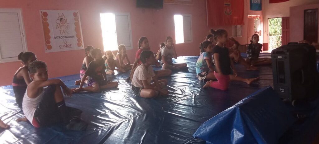 “Rayitos de Lucero”  Un Destello de Arte Infantil en el oriente cubano Radio Taino