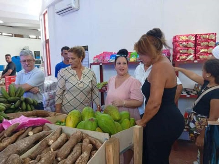 Inauguran Mercado de Barrio en Boyeros