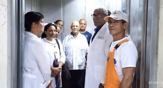 Devuelven funcionabilidad a ascensores en institución hospitalaria