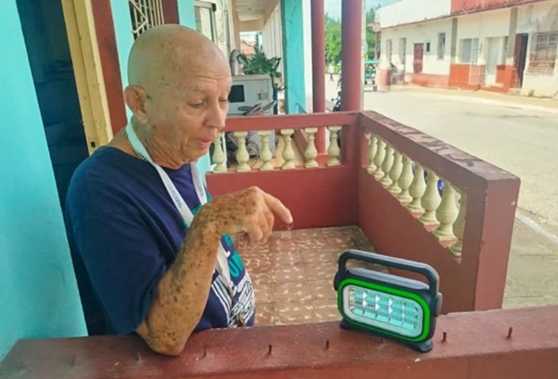 PNUD envía más de 16 000 lámparas recargables para apoyar a familias en Cuba